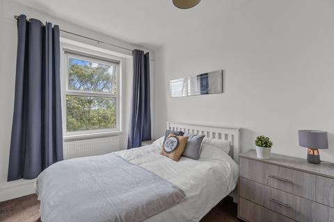 1 bedroom in a house share to rent, Providence Place, Devon PL1