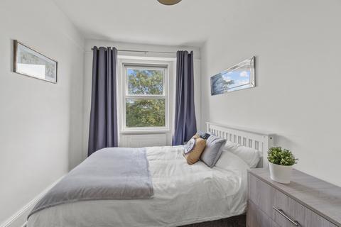 1 bedroom in a house share to rent, Providence Place, Devon PL1