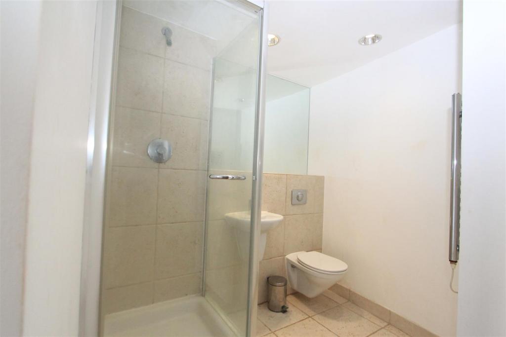 Bathroom.JPG