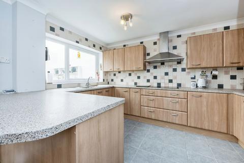 3 bedroom semi-detached house for sale, Belvoir Walk, Bedford, Bedfordshire, MK41