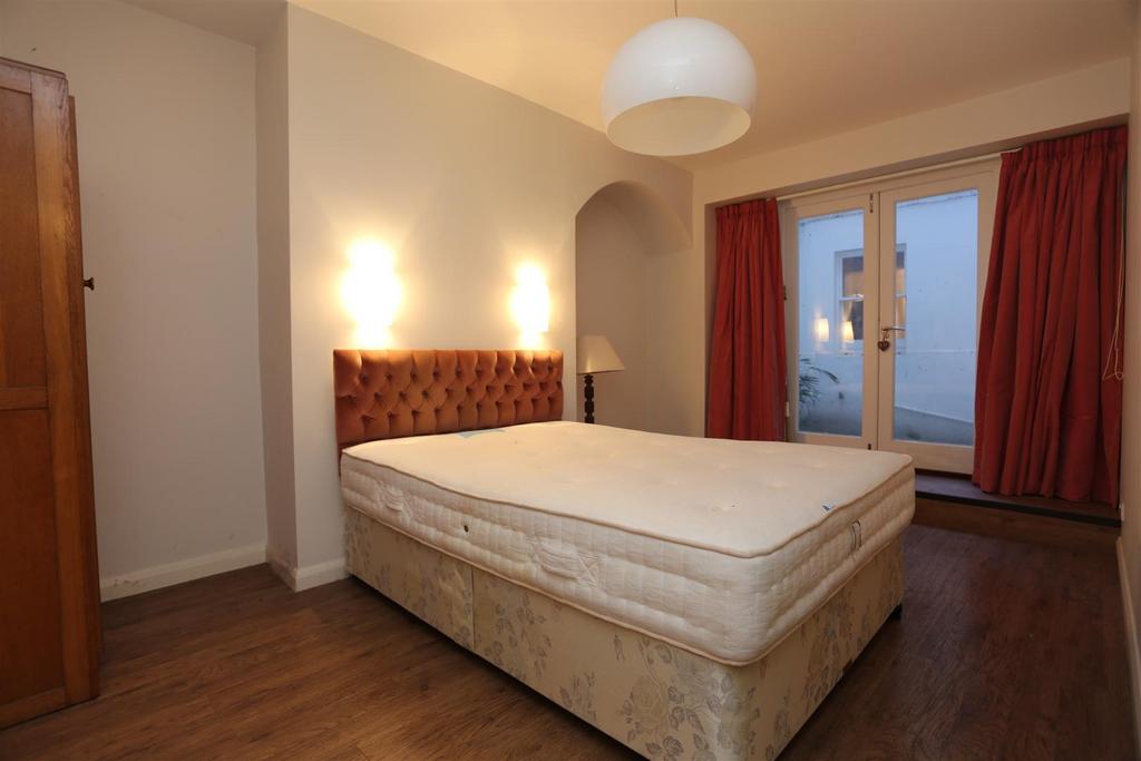 2 A Brunswick Terrace Bedroom 1 (2).JPG