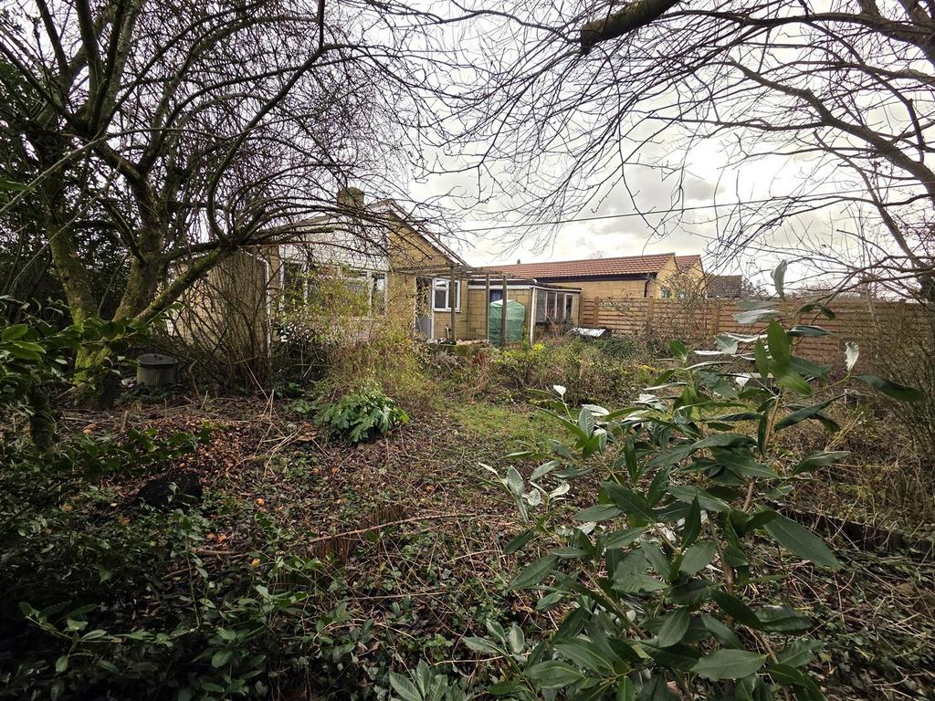 12 Milbourne Pk - Garden2.jpg