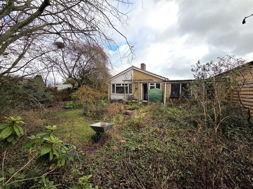 12 Milbourne Pk - Rear1.jpg