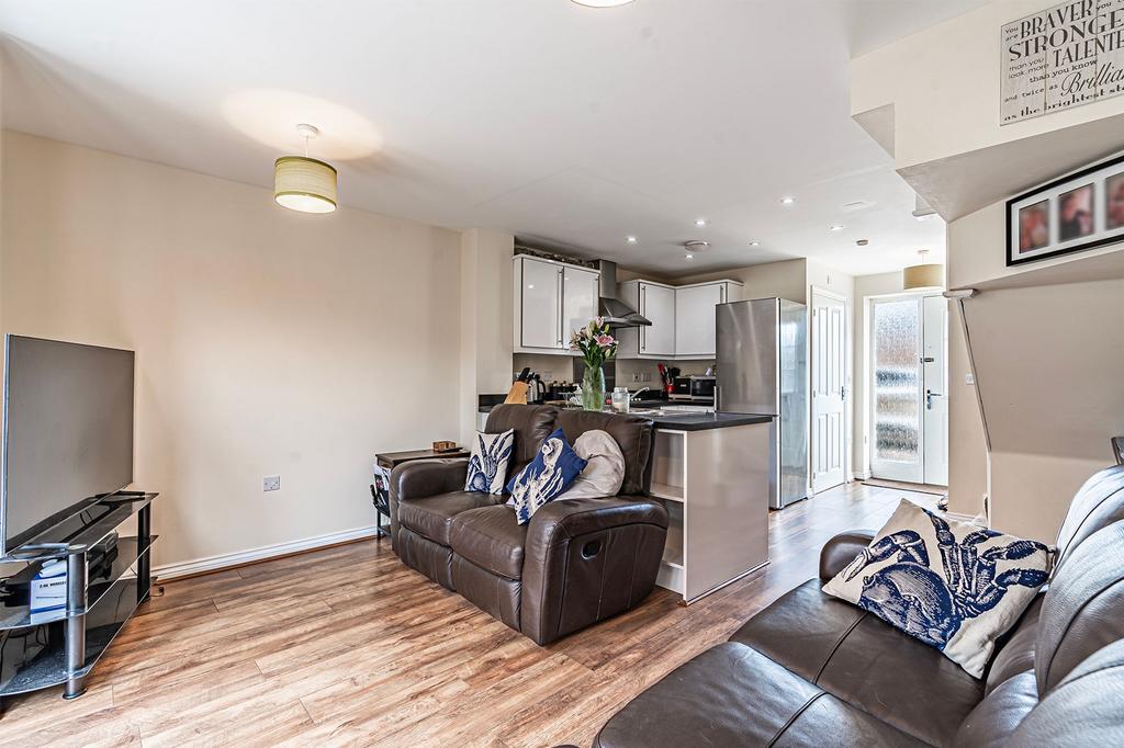 Kitchen / Lounge