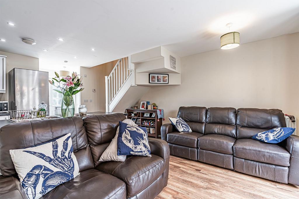 Kitchen / Lounge