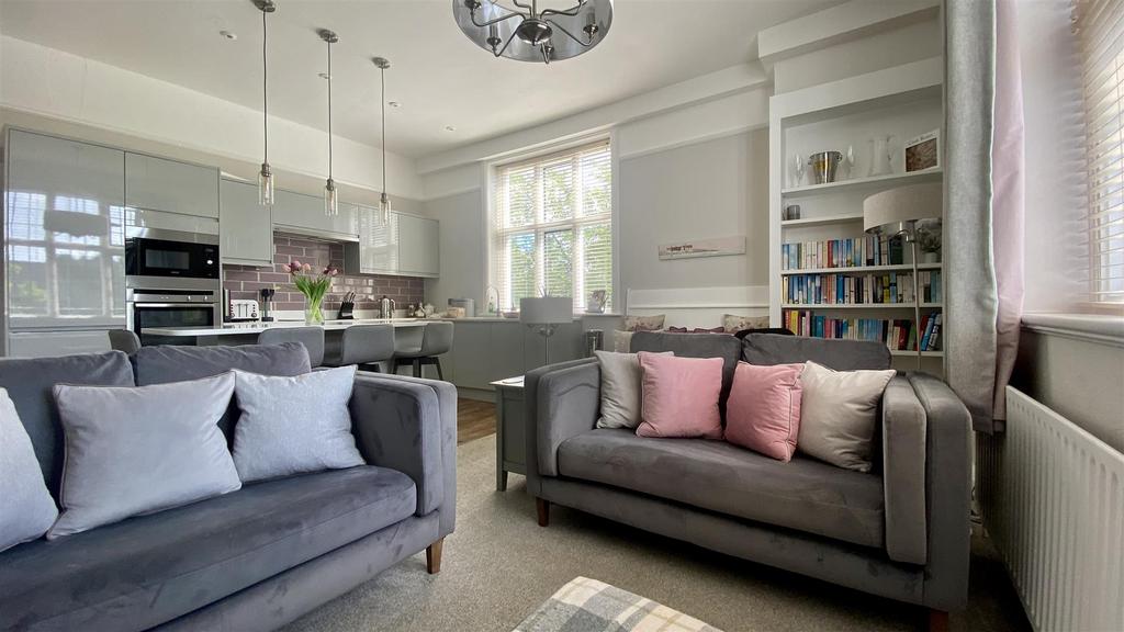 Open Plan Living Room & Kitchen