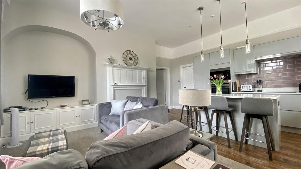 Open Plan Living Room & Kitchen