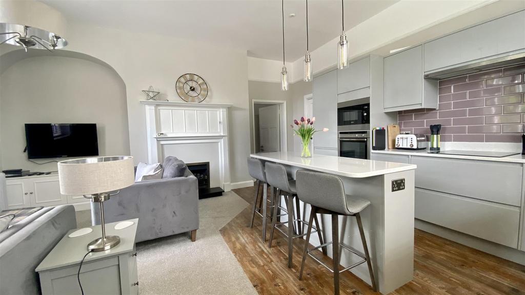 Open Plan Living Room & Kitchen