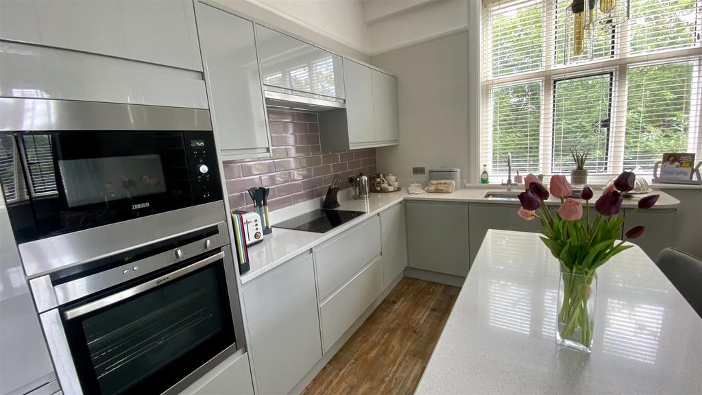 Open Plan Living Room & Kitchen