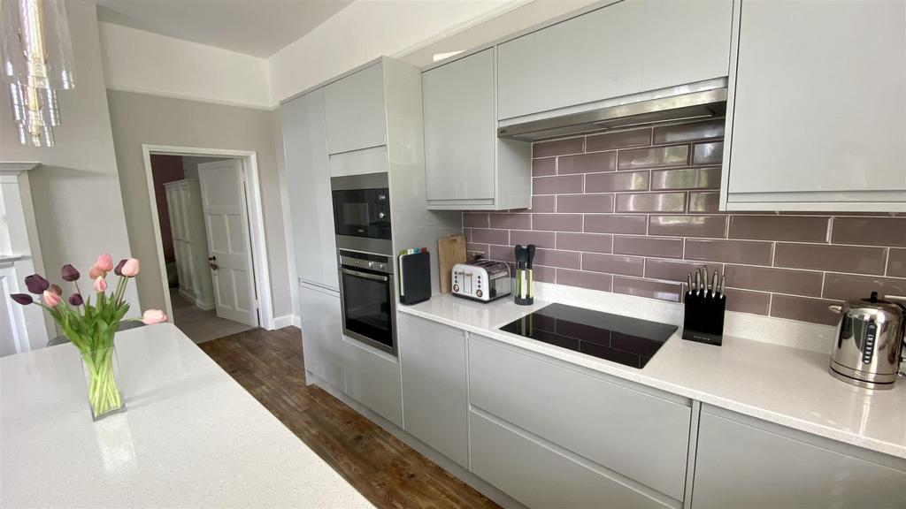 Open Plan Living Room & Kitchen