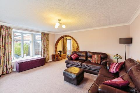5 bedroom detached bungalow for sale, Carr Head Lane, Poulton-le-Fylde FY6