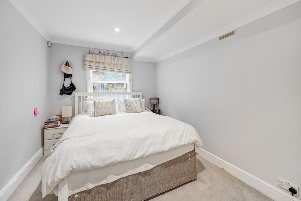 Flat 1 36 Alderne...
