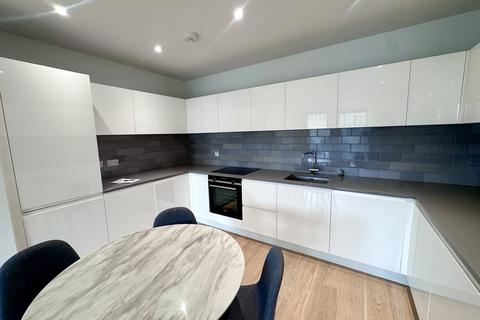 3 bedroom property to rent, Rendal Way, London, E16