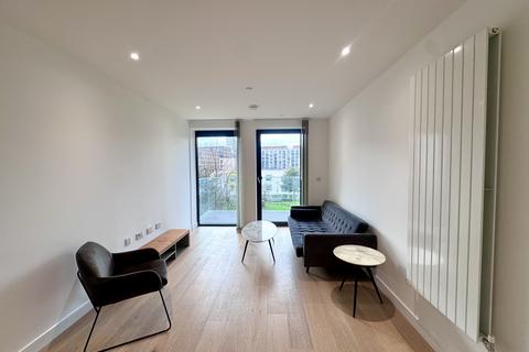 3 bedroom property to rent, Rendal Way, London, E16