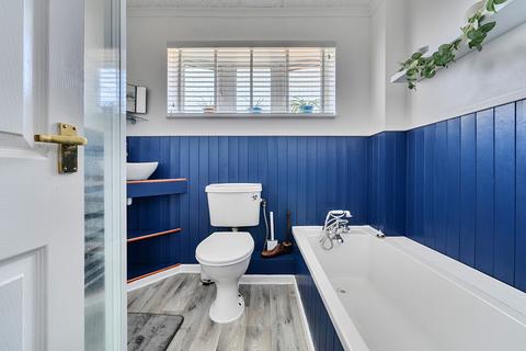 3 bedroom end of terrace house for sale, Islandsmead, Eldene, Swindon, SN3