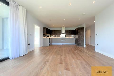 undefined, 4a Roach Road, London E3
