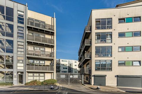 2 bedroom apartment for sale, Copenhagen Place, London, E14