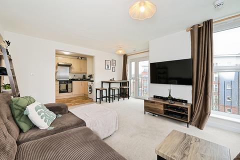 2 bedroom flat for sale, Alexander Square, Eastleigh