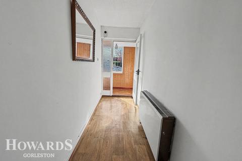 undefined, Paddock Close, Belton