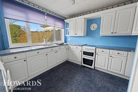undefined, Paddock Close, Belton