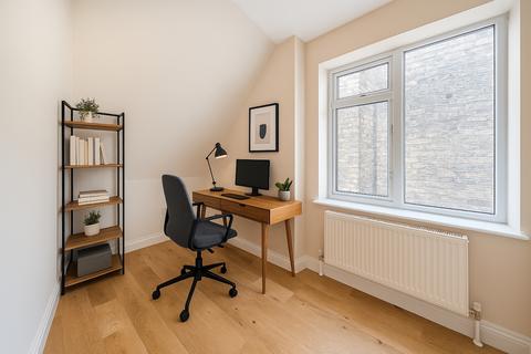 2 bedroom flat to rent, Alexandra Park Road London N10