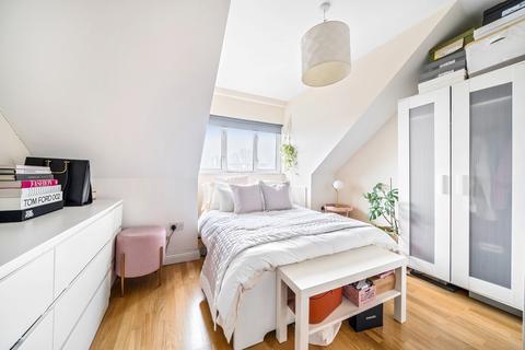 2 bedroom flat to rent, Alexandra Park Road London N10