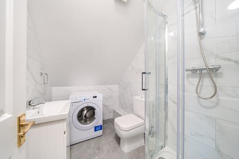 2 bedroom flat to rent, Alexandra Park Road London N10