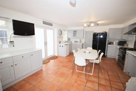 undefined, Luton Road, Chalton, Luton