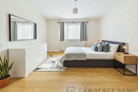 4 bedroom semi-detached house to rent, Verwood Road, Harrow, HA2