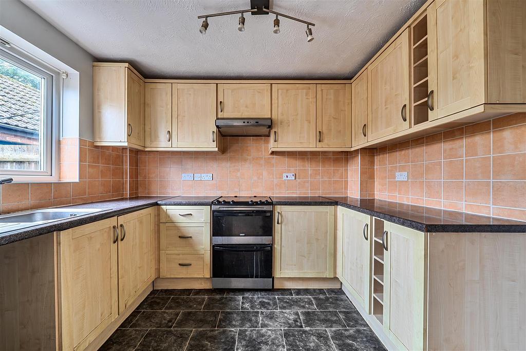 Kitchen 3.jpg