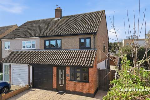 Tabrums Way, Upminster, RM14