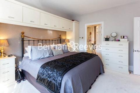 2 bedroom apartment to rent, The Quadrangle, Chelsea Harbour, London, SW10