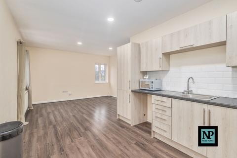 undefined, Brook Avenue, Tamworth, B77