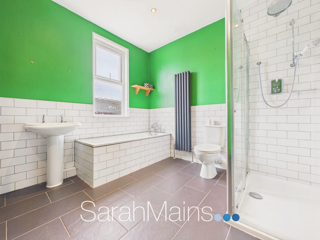 House in Newcastle Upon Tyne - View 4