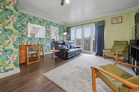 2 bedroom flat for sale, 21 Lawn Road, Southampton SO17