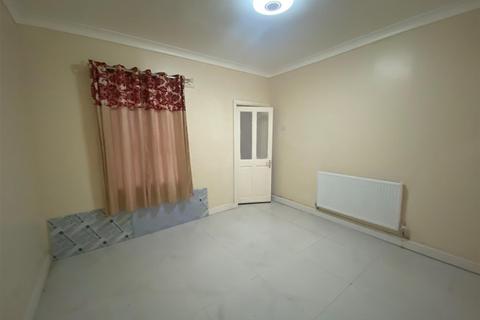 3 bedroom terraced house to rent, Cope Street, Walsall