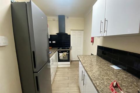 3 bedroom terraced house to rent, Cope Street, Walsall