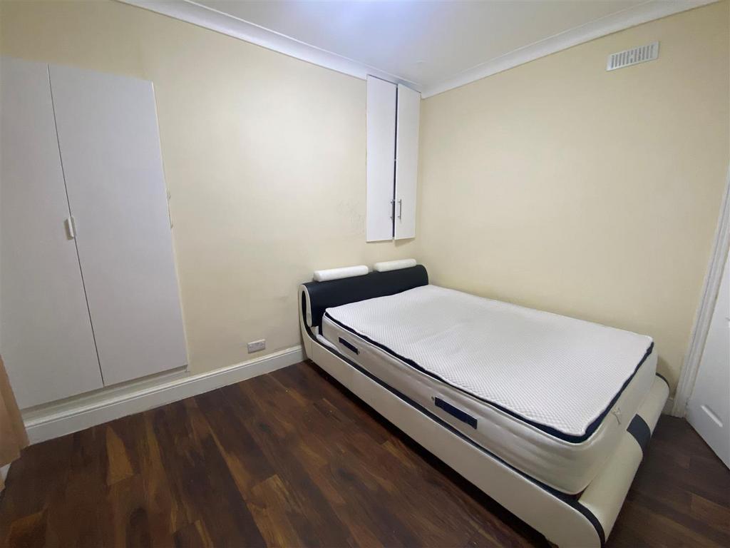 Master bedroom.jpg