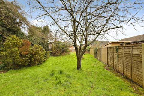 2 bedroom detached bungalow for sale, Kingsnorth Road, Ashford