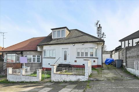 3 bedroom bungalow for sale, Winston Avenue, Kingsbury, NW9