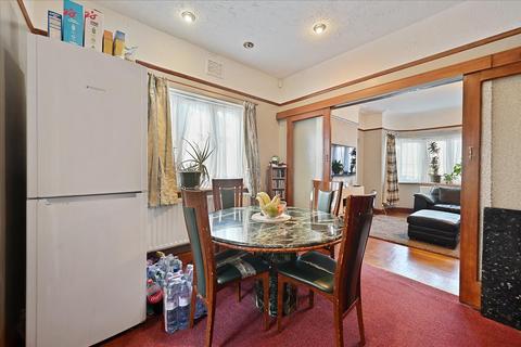 3 bedroom bungalow for sale, Winston Avenue, Kingsbury, NW9
