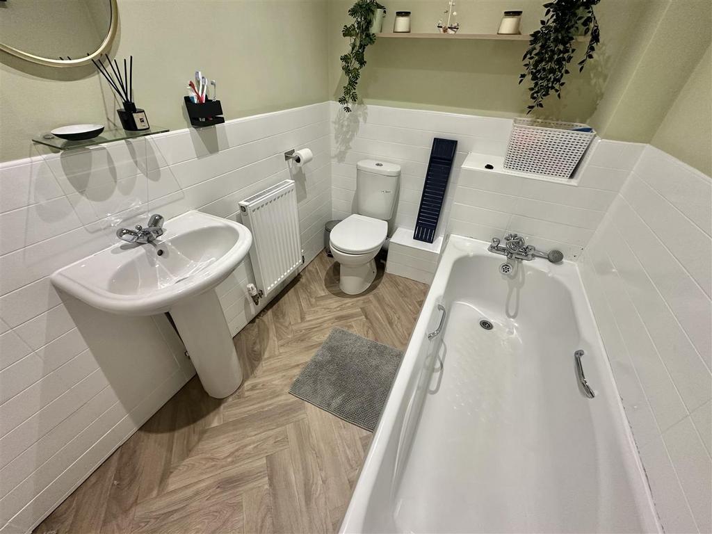 Bramleys Estate Agents - Calder View - Lower Hopto