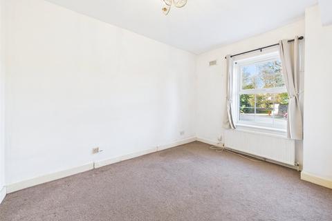 undefined, Courtyard Apartments, Teddington