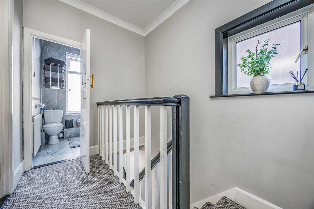 29 Salcombe Avenue, Portsmouth-Small-Portico Market