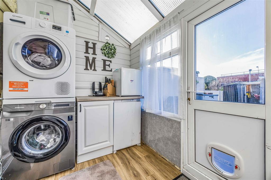 29 Salcombe Avenue, Portsmouth-Small-Portico Market