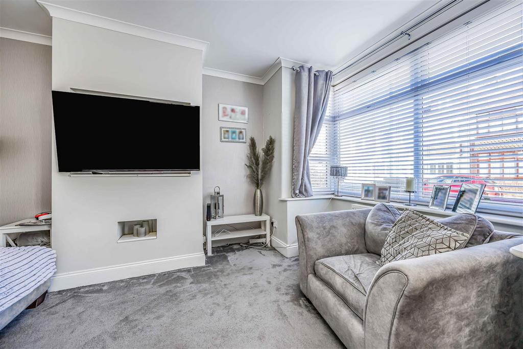 29 Salcombe Avenue, Portsmouth-Small-Portico Market