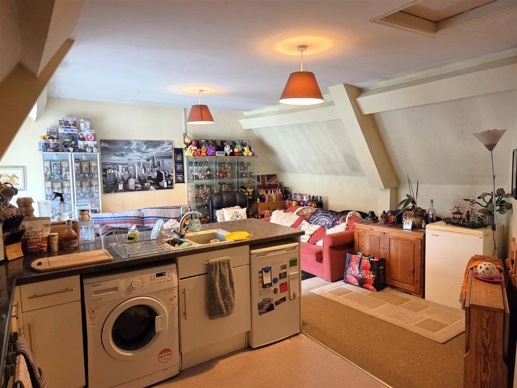 25a Kitchen.jpg