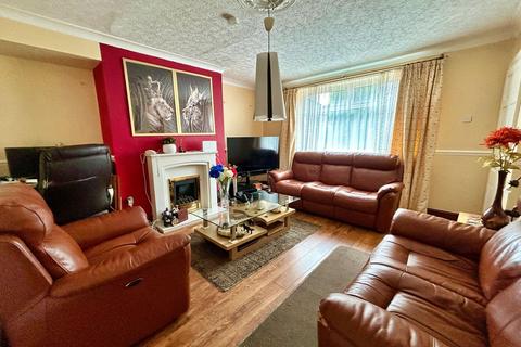3 bedroom semi-detached house for sale, Broomhill Avenue, Keighley, BD21