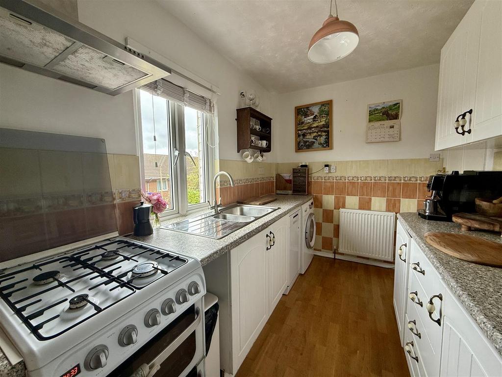 Kitchen: