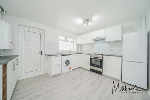 2 bedroom semi-detached house to rent, Wythop Gardens, Salford, M5